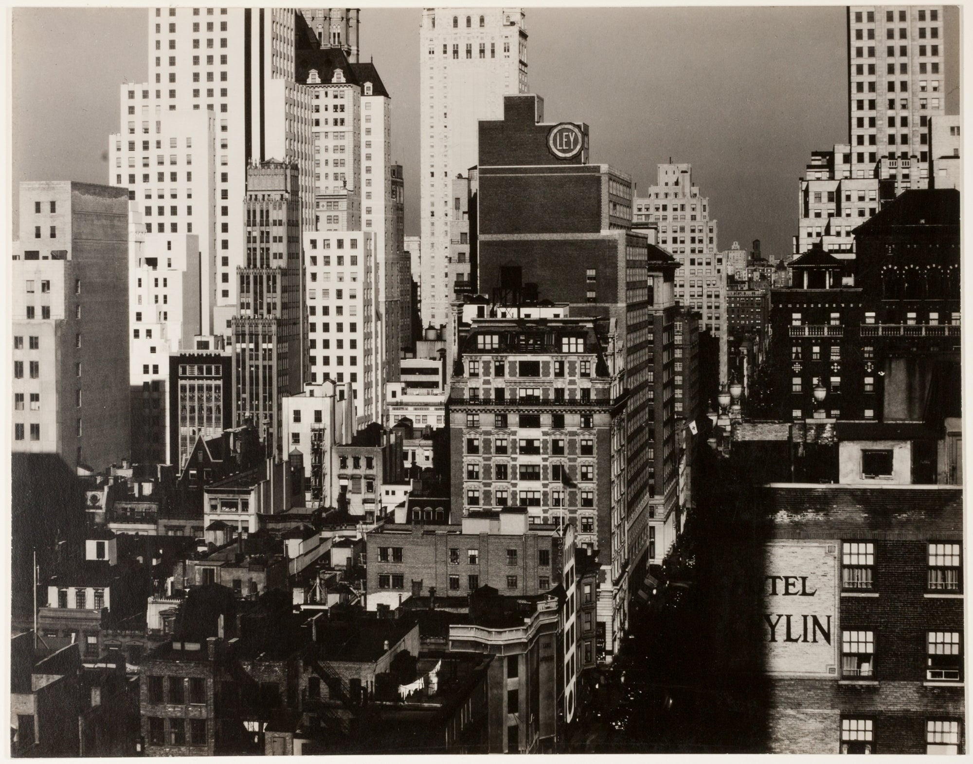 Oversized póló (Alfred Stieglitz - From My Window at An American Place, North)
