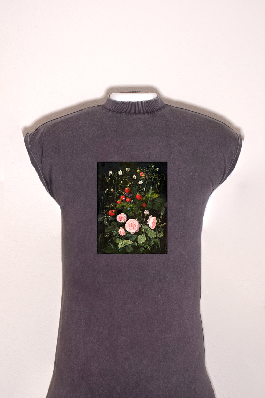 Hosszú női ruha (O.D. Ottesen - Still Life with Roses and Strawberries)