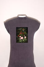 Hosszú női ruha (O.D. Ottesen - Still Life with Roses and Strawberries)