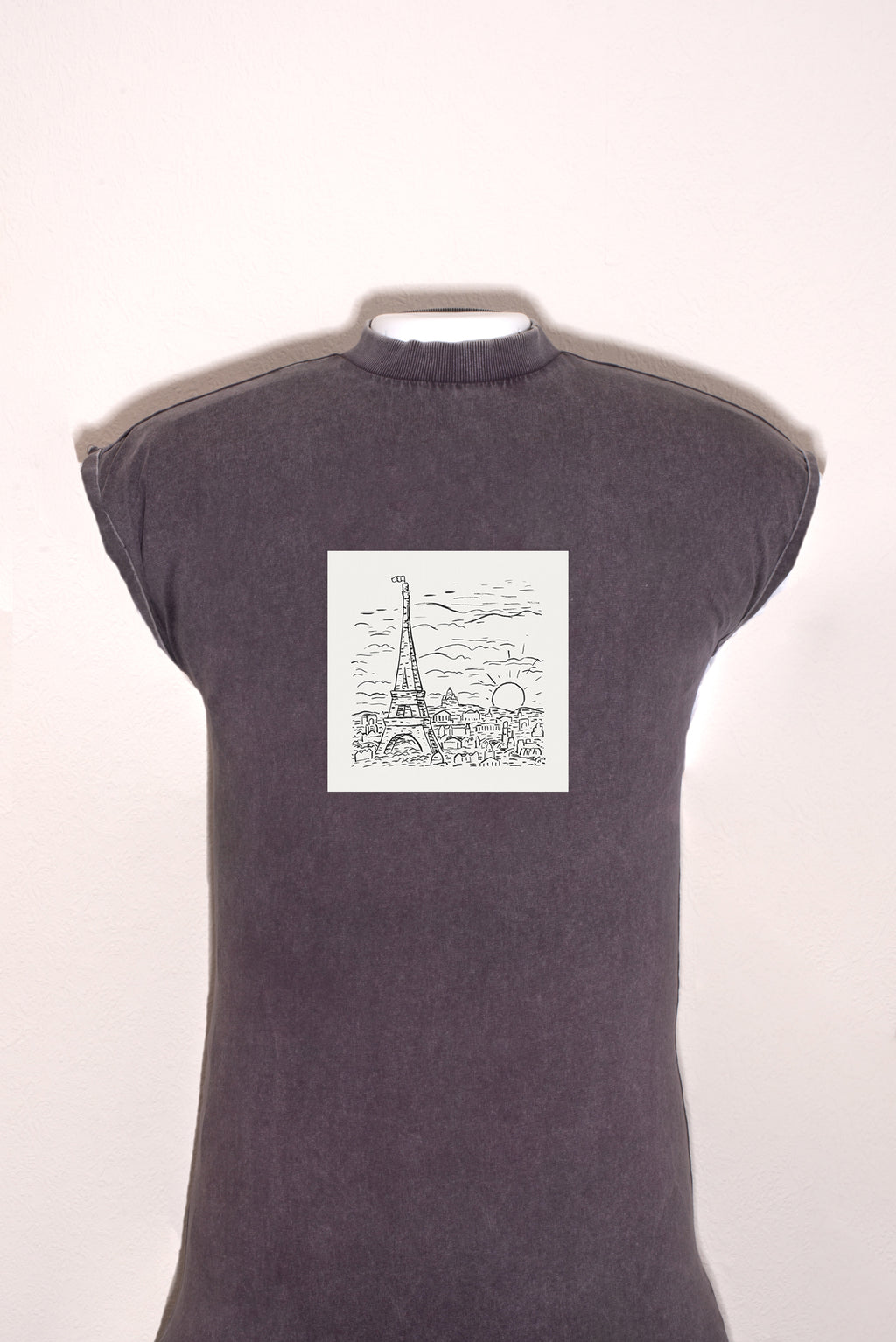 Hosszú női ruha (Leo Gestel - View of the Eiffel Tower in Paris)