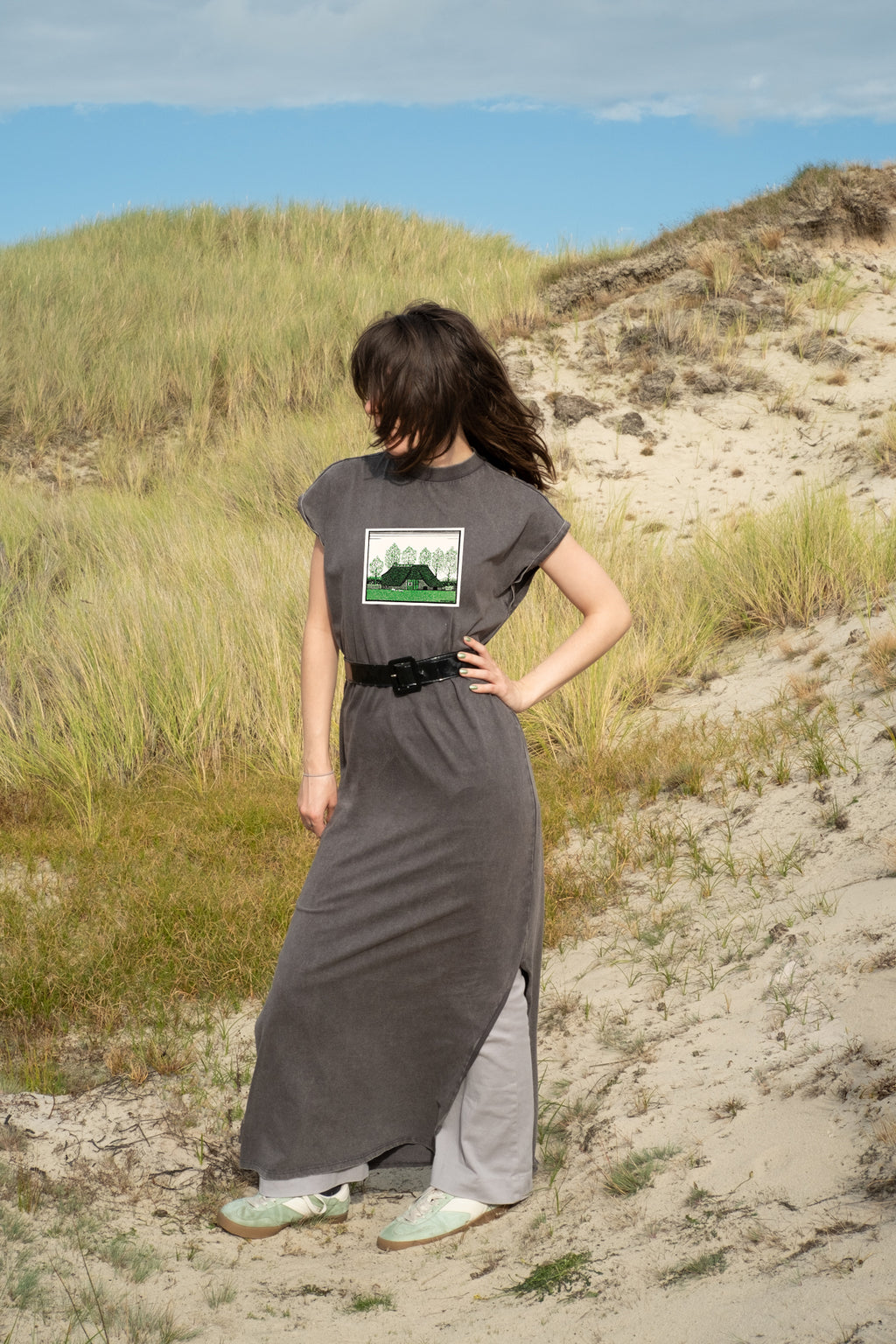 Hosszú női ruha (Julie de Graag - Farmhouse with thatched roof)