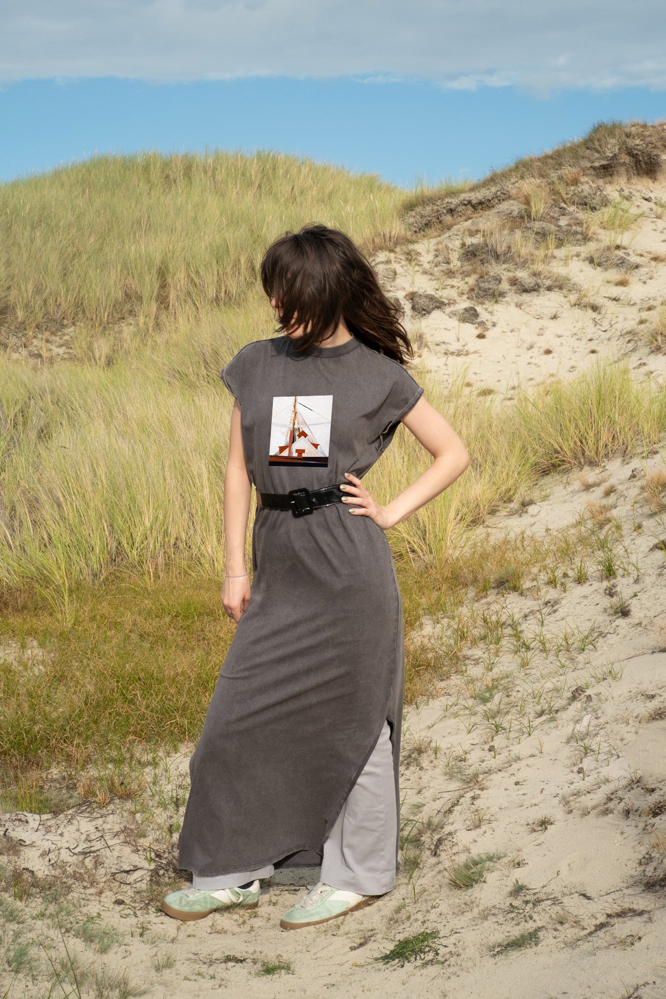 Hosszú női ruha (Charles Demuth - Chimneys, Ventilators)