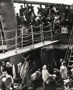 Női ujjatlan magas nyakú body (Alfred Stieglitz - The Steerage)